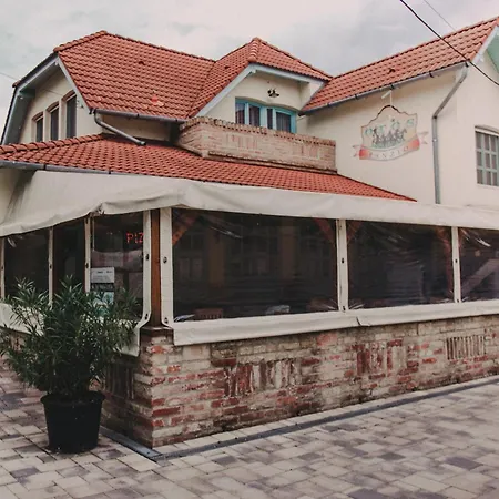 Oetoesfogat Panzio