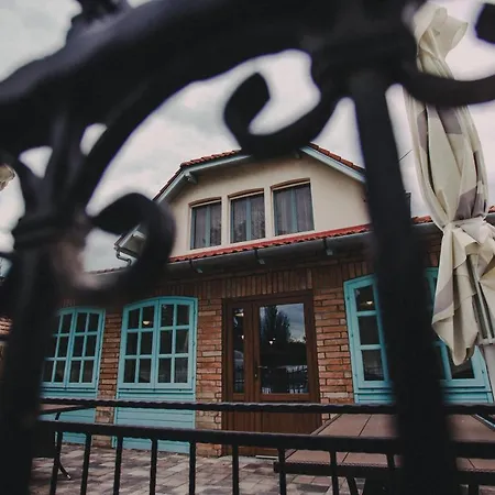 ötösfogat Panzió 3* Siófok