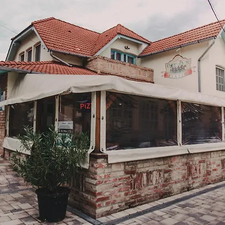 Bed and breakfast ötösfogat Panzió 3*