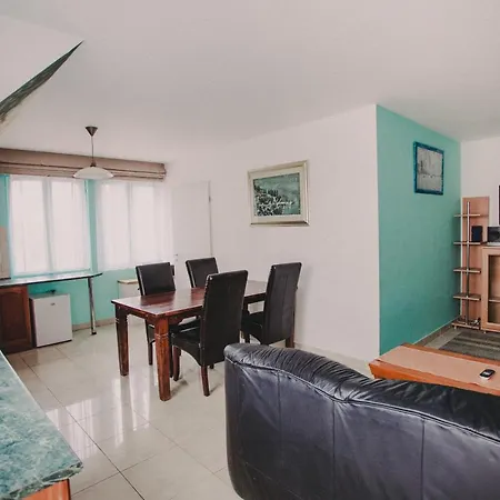 ötösfogat Panzió 3* Siófok