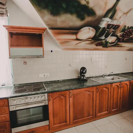 Bed and breakfast ötösfogat Panzió Siófok