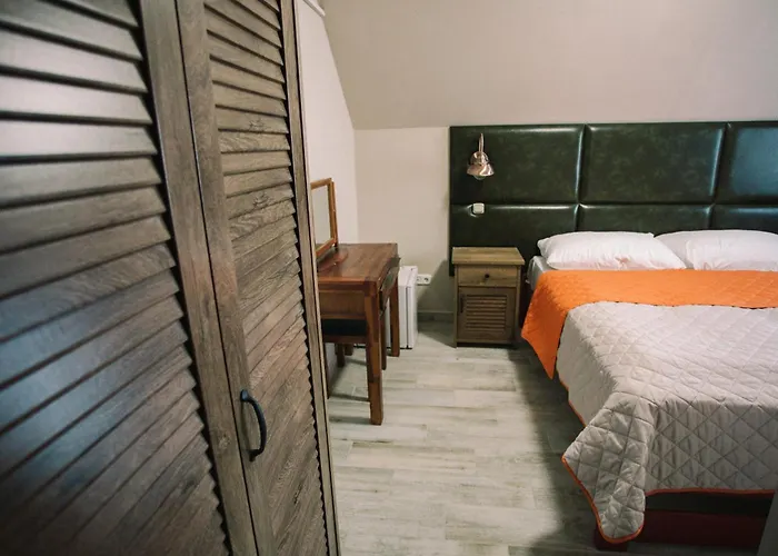 ötösfogat Panzió Siófok