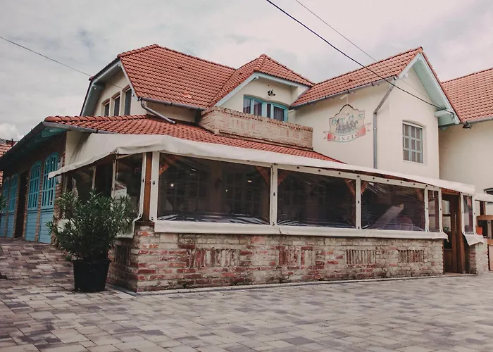 ötösfogat Panzió Panzió 3*