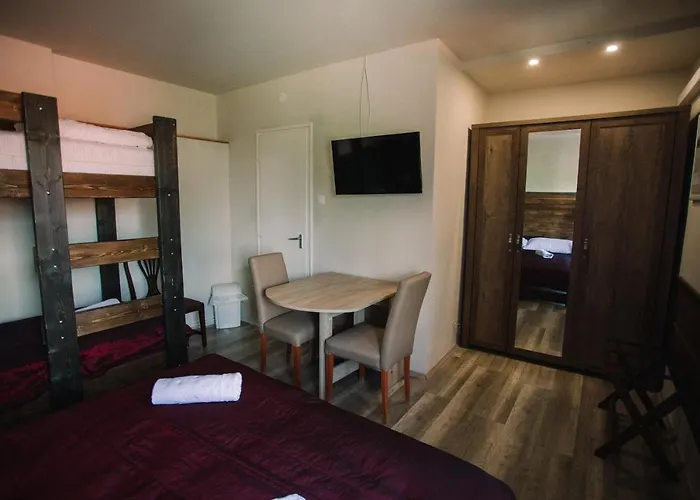 ötösfogat Panzió Panzió